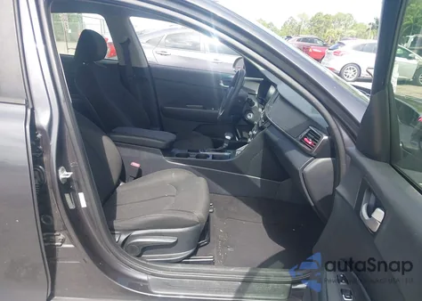 2018 Kia Optima Lx z USA, uszkodzony, nr VIN KNAGT4L37J5235807